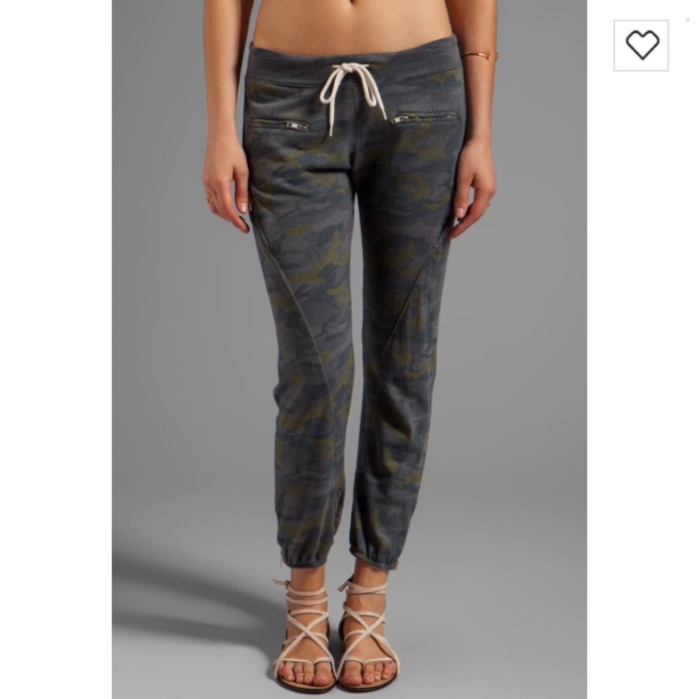 Monrow Camo print Zipper sweats